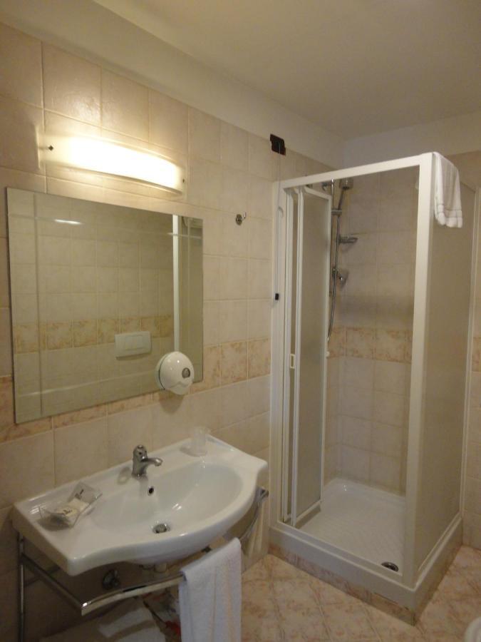 Hotel Vazzana Volpiano Room photo
